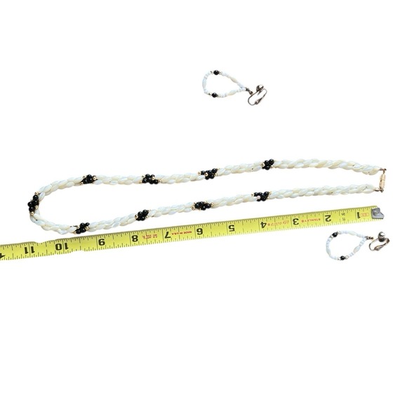 Vintage Rice Pearl Necklace Mother of Pearl Onyx Black Twisted Clip Earrings Set - Picture 9 of 9